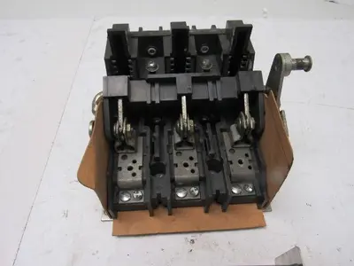 Cutler Hammer C360NC 30A 3 Pole Disconnect Switch W/Operator