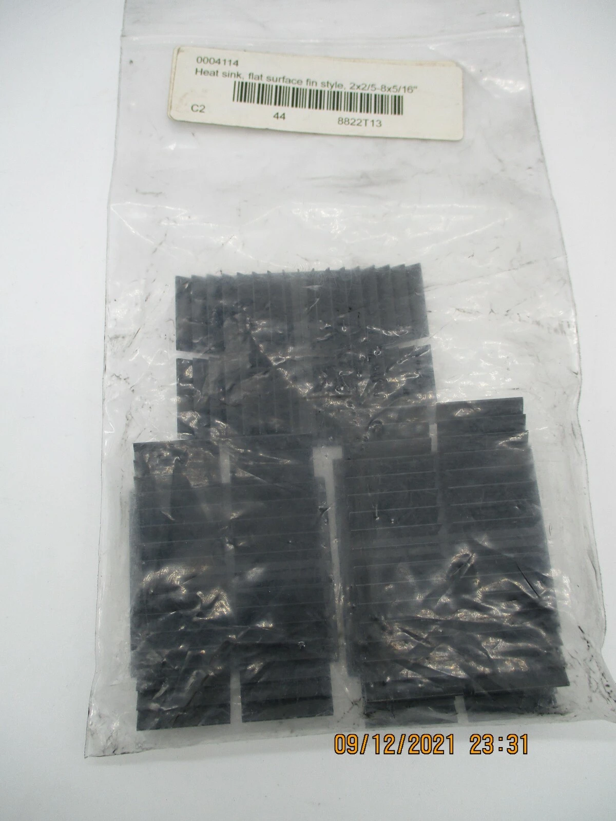 New Flat Surface Fin Style Heat Sink (2X 2/5- 8X5/16") Lot of 4