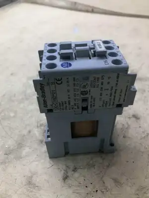 Allen-Bradley 100-C16D*01 Series B Contactor 30A 600VAC / 24V Coil