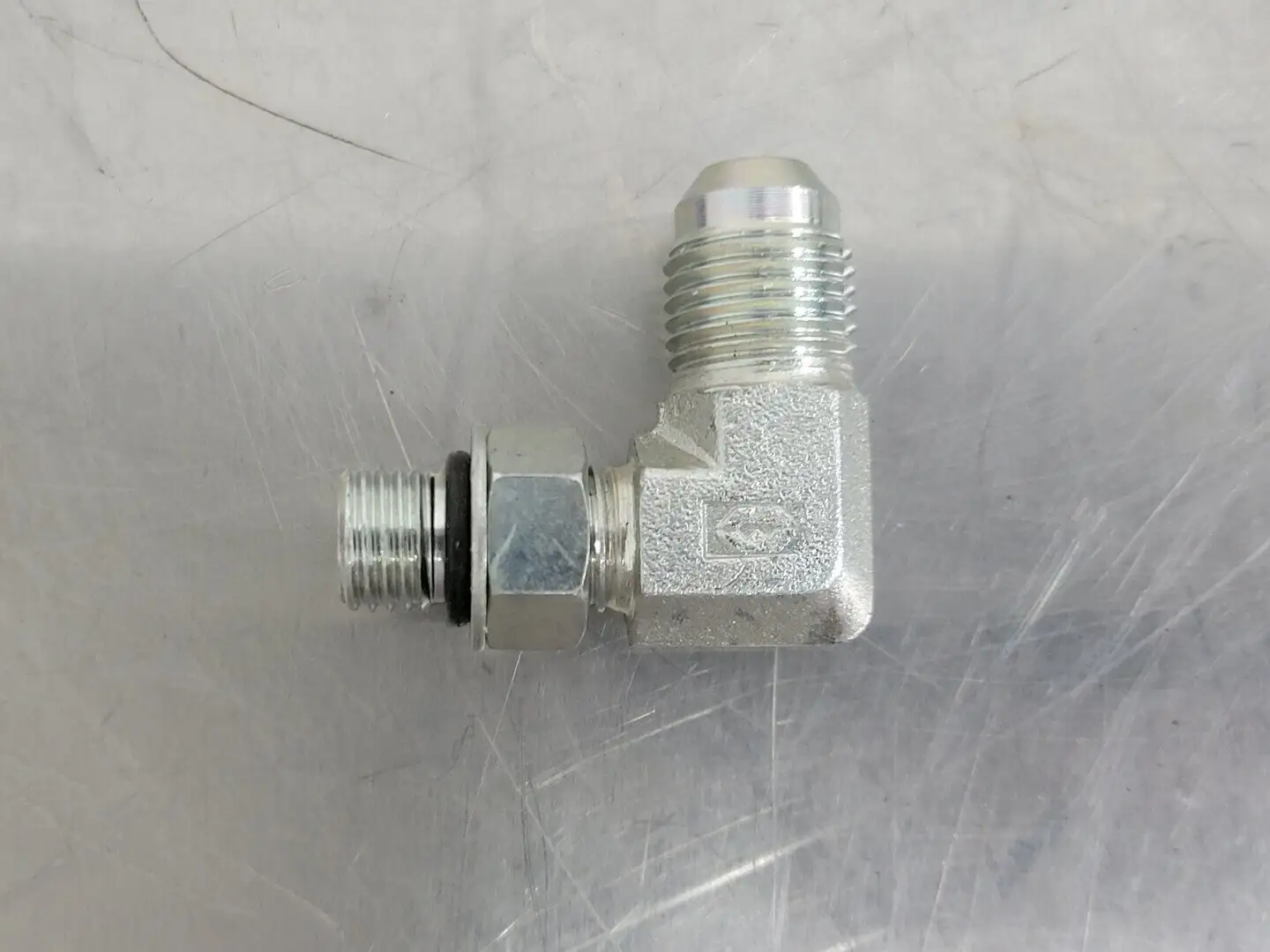 90 Deg Elbow Adapter M-04 ORB X M-06 JIC 1/4" x 3/8" (Bag of 14)