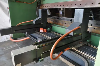 350 TON X 12' CINCINNATI HYDRAULIC PRESS BRAKE