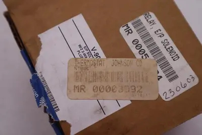 NEW Johnson Controls V-9012-1 Solenoid Relay STOCK K-1860