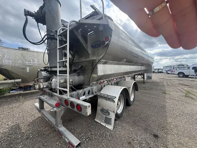 Used 2020 HENSLEY PNEUMATIC BULK FEED TRAILER Tanker Trailers Minnesota US | Carco Truck & Equipment #1513903