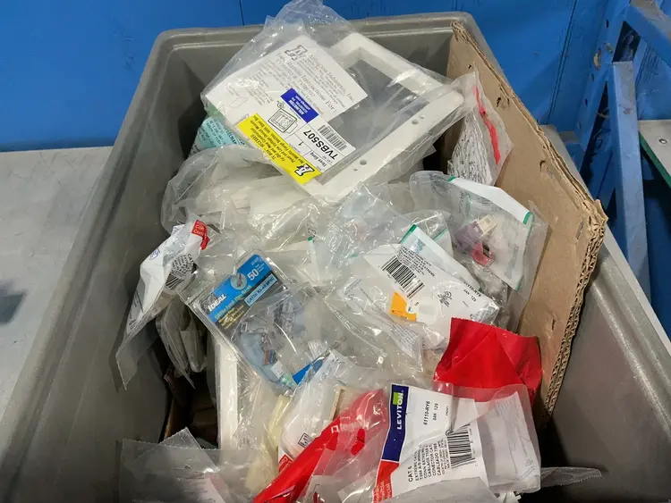 Used LEVITON, PANDUIT, ARLINGTON _UNKNOWN_ Electrical Boxes Ohio US | HGR 24 #1572105