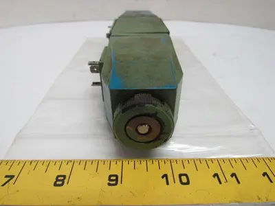 Vickers DG4V-3-2C-VM-U-H7-30 Directional Solenoid Valve 24VDC CETOP 3