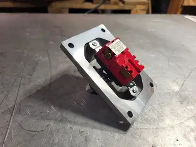 NEW CROUSE-HINDS DSD936 SA