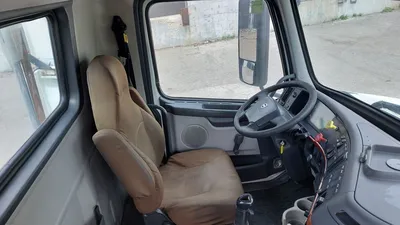 2008 VOLVO VNL DAY CABS | Platinum Group (26)