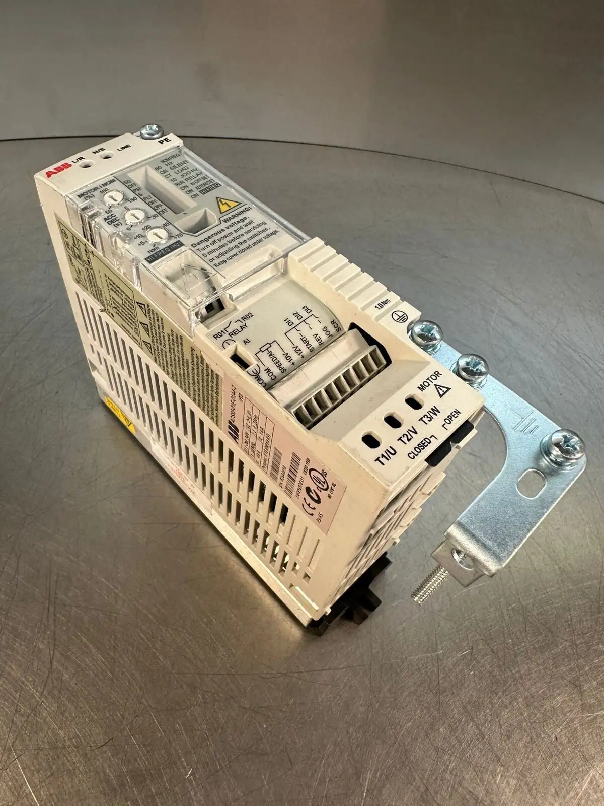Abb ACS55-01E-01A4-2 AC DRIVE 240V Pn 0.18kW(1/4Hp) I2n 1,4A (4.3.4)