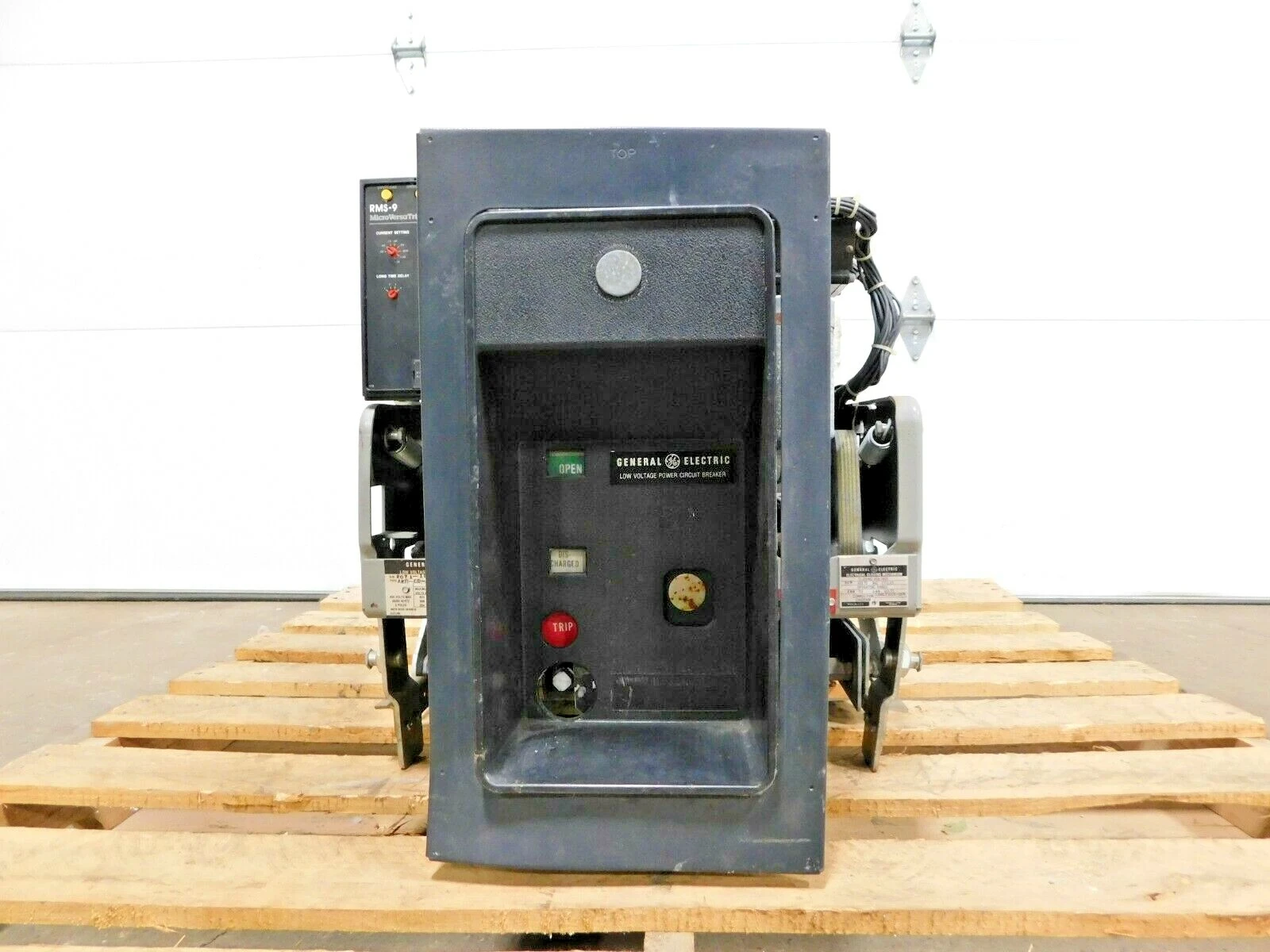 Used GE AKR-6D-30 Circuit Breakers Ohio US | Equipment Recovery Corp. #1331083