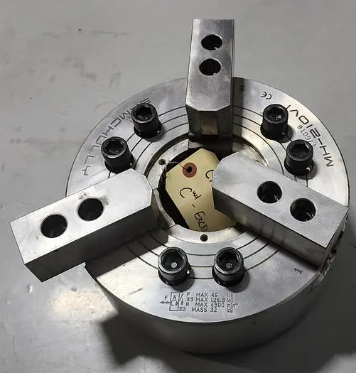 10 INCH SAMCHULLY HYDRAULIC CHUCK