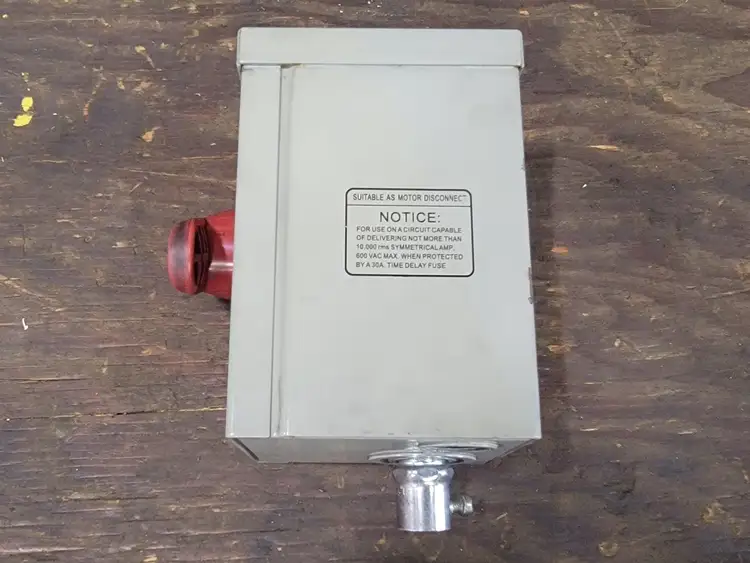 Used LEVITON N3303 Switchgears British Columbia CA | Lenmark #243362