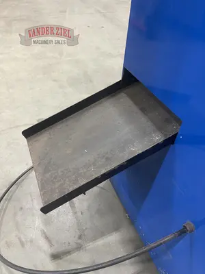 Haco Mini 220/4 8-Ga. x 8.66" Hydraulic Corner Notcher