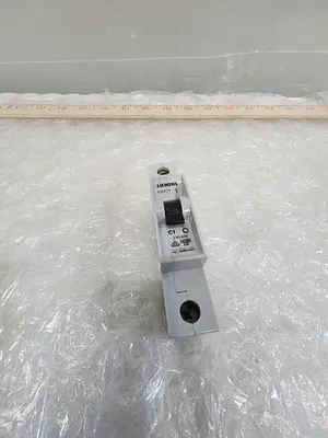 SIEMENS 5SX21 CIRCUIT BREAKER
