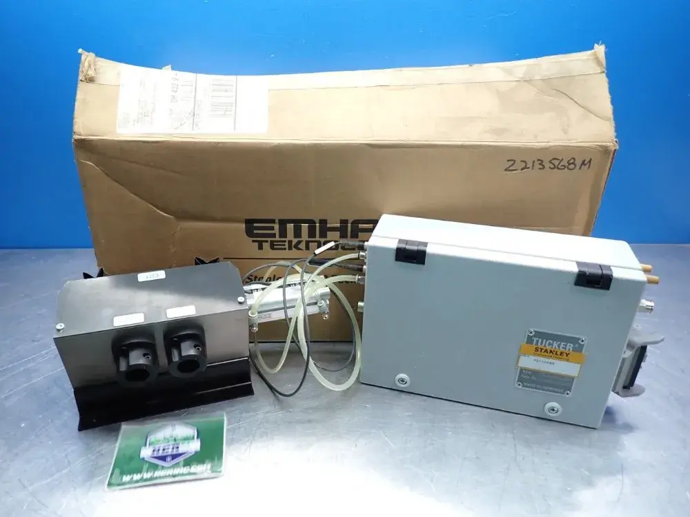 NEW STANLEY TUCKER Z213568