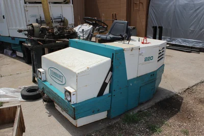 USED 1998 TENNANT 220