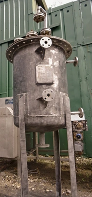 190L S/S Vert. Encl. Tank Internal Coil