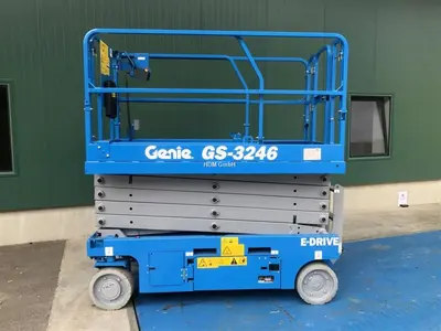 USED 2016 Genie GS3246