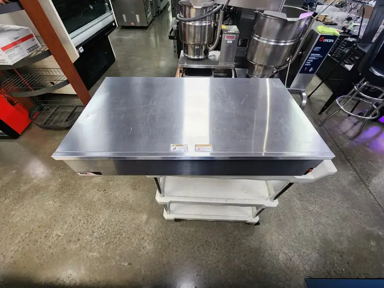 Used APW Wyott Used APW Wyott BWD-50 Dry Hot Dog Bun Warmer - Holds 40 Buns, 120V Countertop Display Warmers Illinois US | Falcon Restaurant Supply #1376641