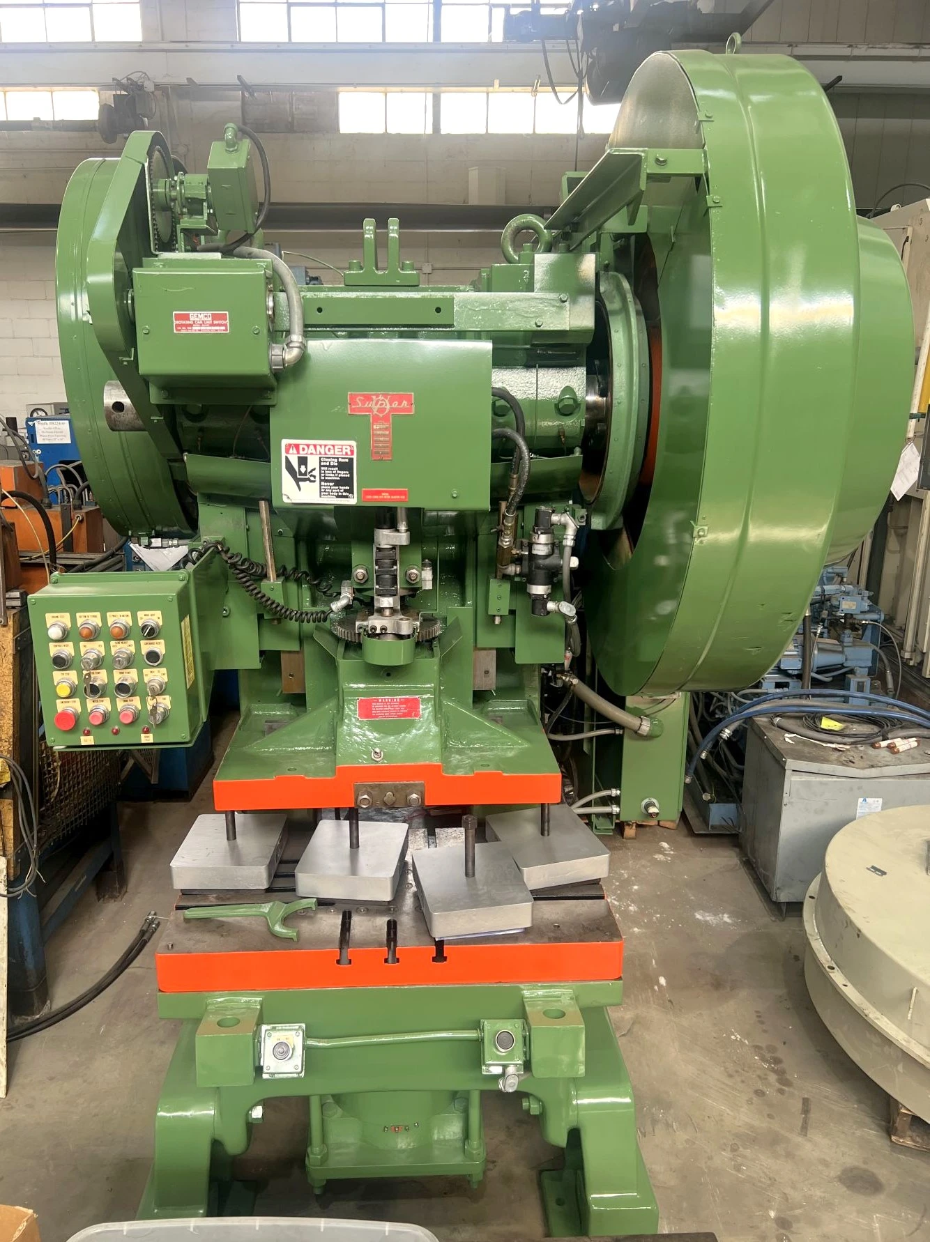USED 1982 V AND O V AND O 75ST PRESS