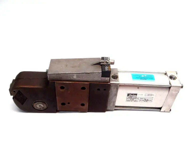 Used Parker/ Destaco/ Balluff P82G63-3100U 82G6N-631E603-0099A Pneumatic Cylinders Michigan US | Maverick Industrial Sales #1410723