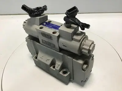 USED YUKEN DSHG-04-3C23-E-D24-5175