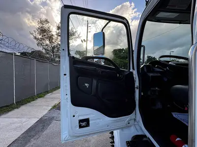 Used 2019 HINO 268 Box trucks Florida US | Truck and Van Outlet #1509125