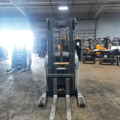 USED 2019 CROWN RR5725-45