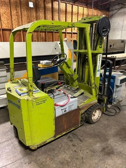 Used 1972 CLARK 40B Electric Forklifts Oregon US | RTR Services #1405156