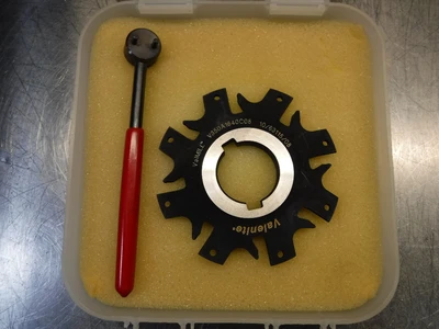 Valenite 100mm Slot Milling Cutter 1.25" Arbor 3.5mm THK V350A1640C08 (LOC1842A)
