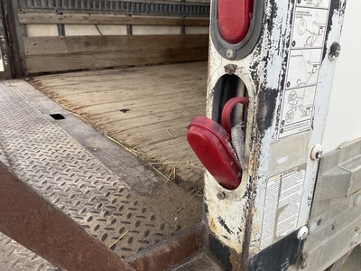 USED 2006 GMC W4500