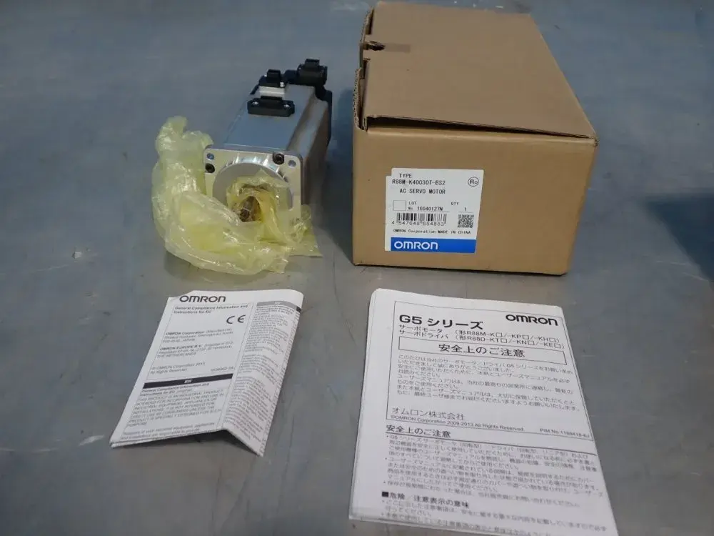 NEW OMRON R88MK40030TBS2