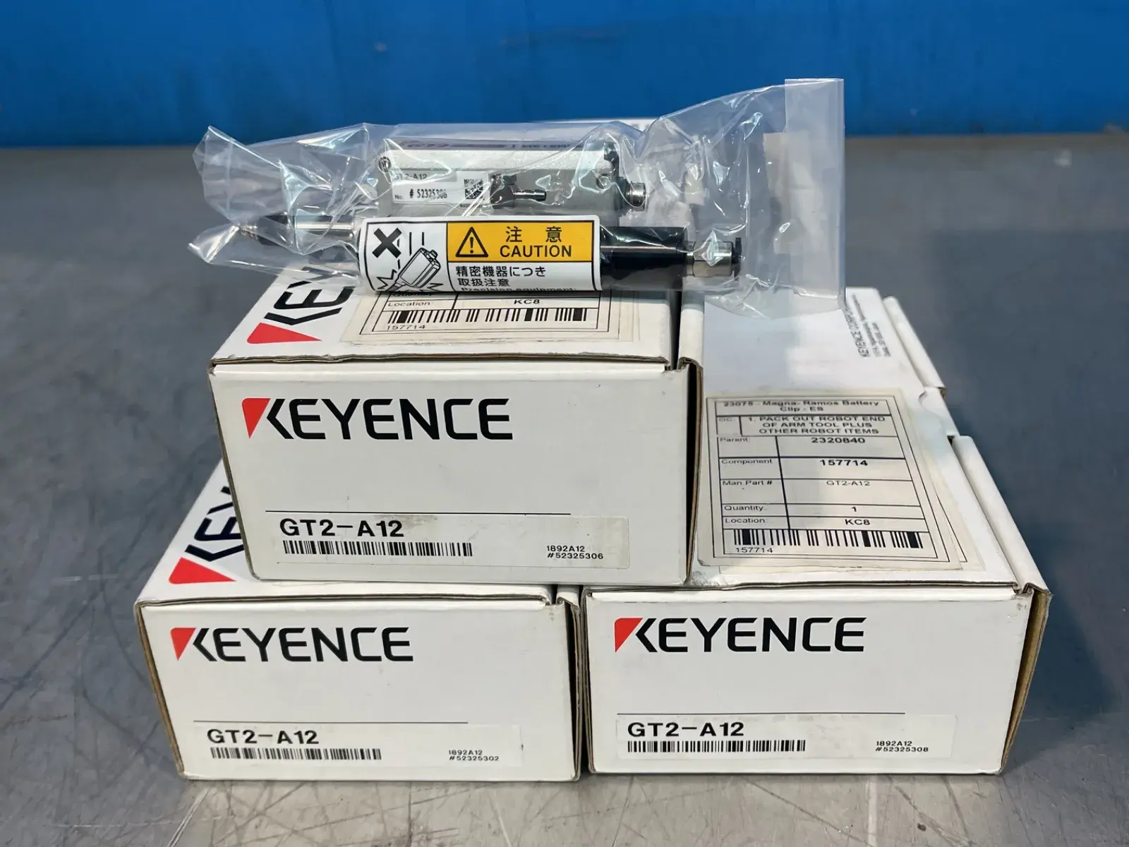 NEW KEYENCE GT2A12