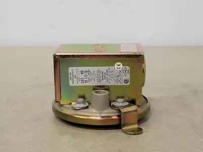 NEW DWYER INSTRUMENTS 1910-5
