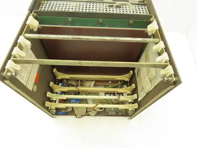 Cincinnati Milacron 1-230-0535 PCB Chassis 4 Slot Rack With Power Supply 275V