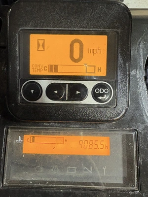 USED 2011 TOYOTA 8FGCSU20