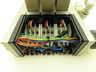SMC VV5FS2 Plug-In 3-Station Manifold Control Unit VFS2600 Solenoid Valve Bank