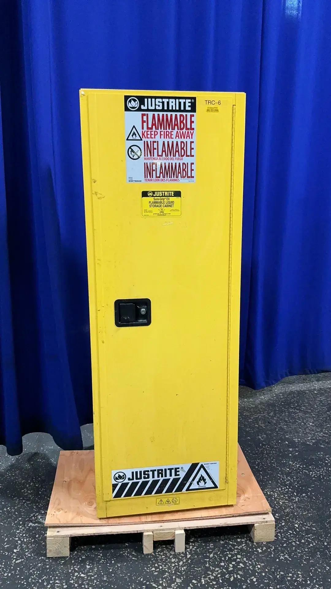 Used JUSTRITE _UNKNOWN_ Cabinets Ohio US | HGR 24 #1343733