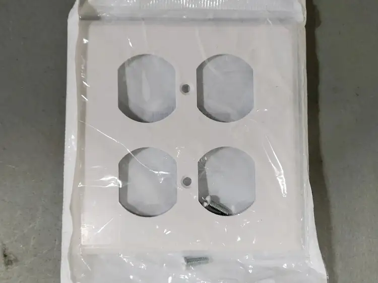 Used LEVITON 001-88016 Relays & Switches British Columbia CA | Lenmark #270904