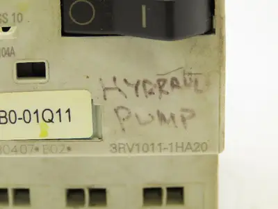 Siemens 3RV1011-1HA20 Motor Protection Circuit Breaker 690VAC 8A 2Ka 3PH