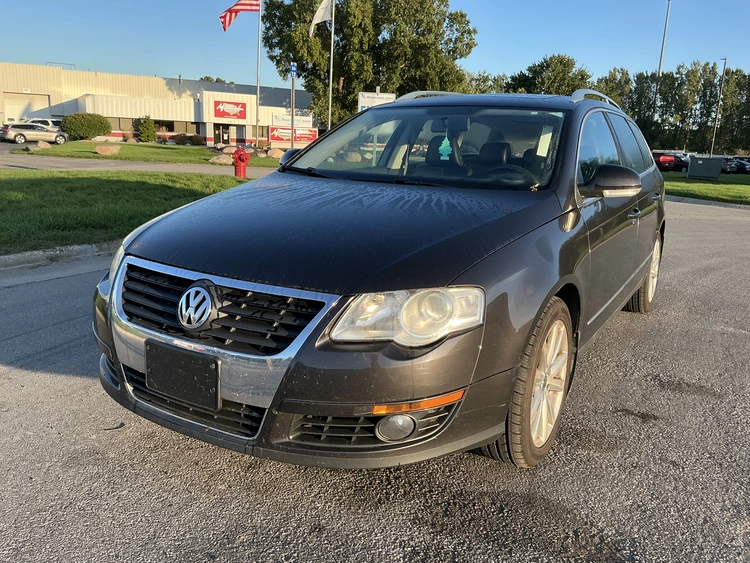 Used 2010 VOLKSWAGEN PASSAT Cars Michigan US | Miedema Asset Management Group #1474497
