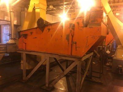 TARNOS 1160mm x 2400mm Screen Vibrating (Hi-Speed &/Or Lite-Duty) | Perry Equipment (1)