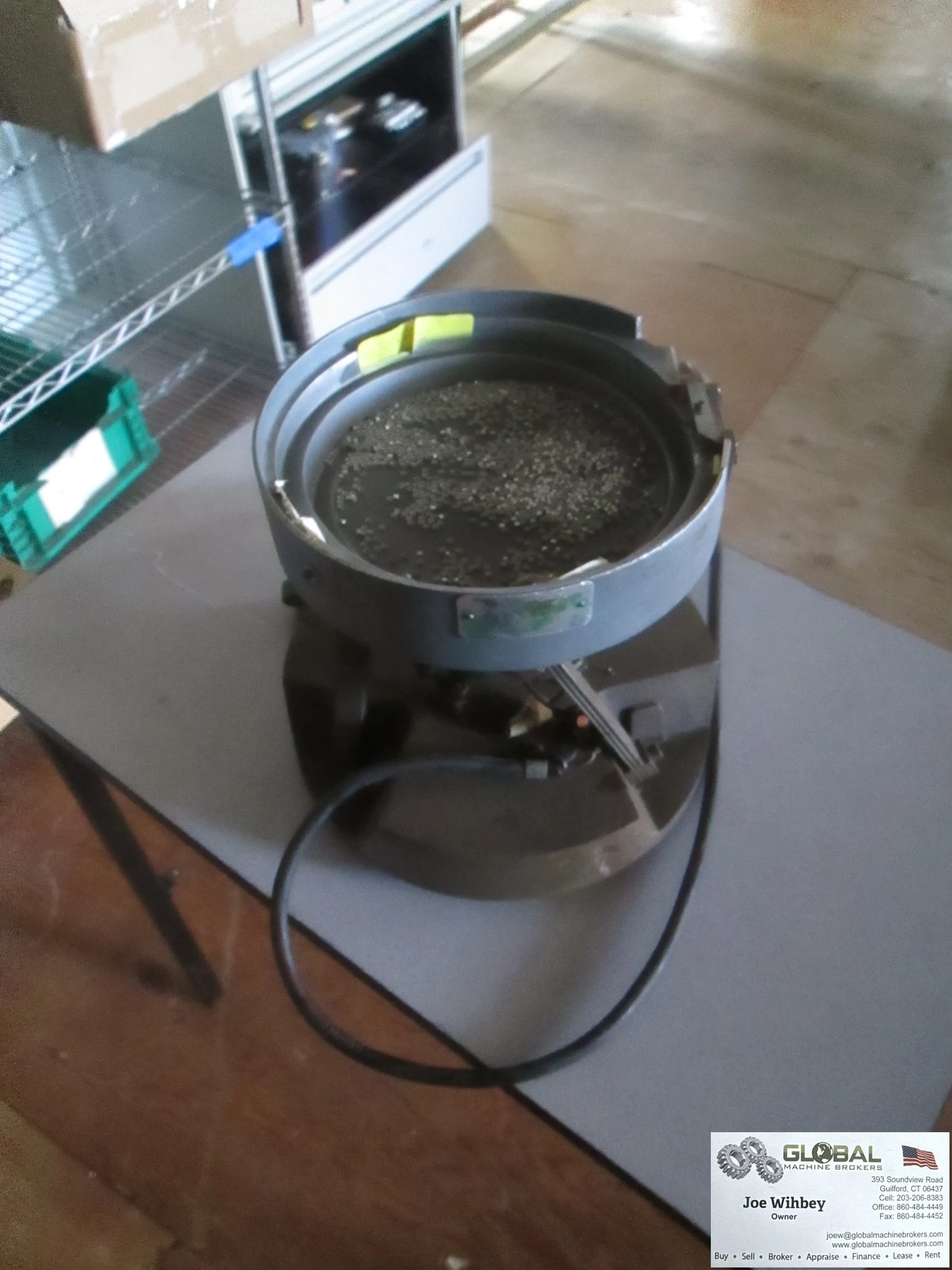 Vibratory Feeder Co. Model 10 Parts Feeder 10" Diameter