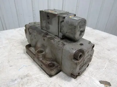 Racine L-30507 3000 PSI 4 Way Hydraulic Solenoid Control Valve 115V Coil