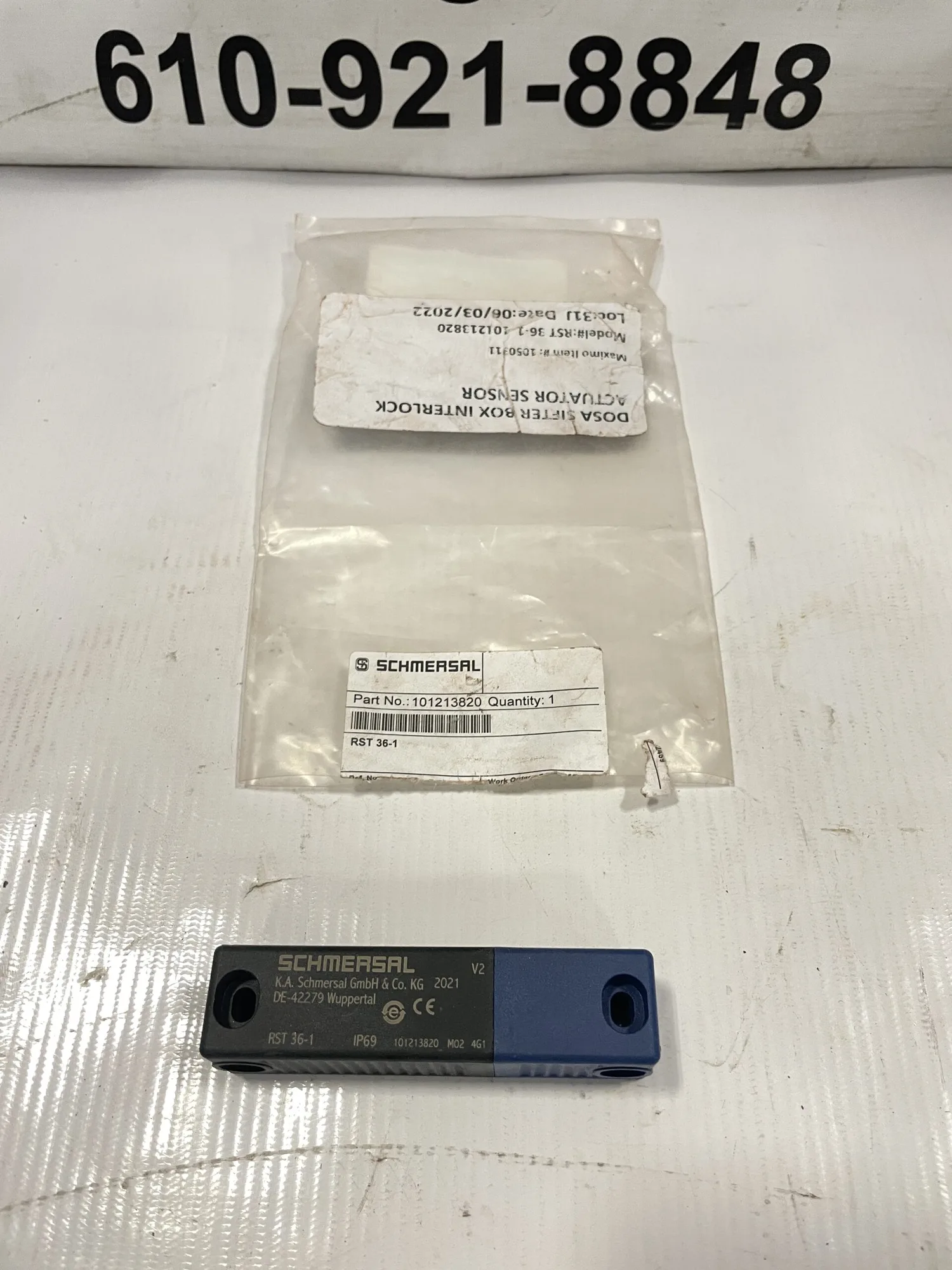 Schmersal RST 36-1 Actuator for RSS 36 Safety Sensor 101213820 -NIB