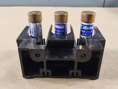 Disconnect Switch w/ 3 Times 30 Amp Fuse JDL30