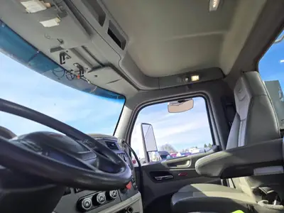 USED 2018 PETERBILT 579