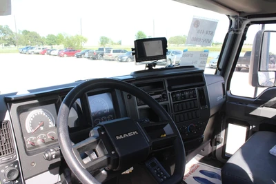 New | in-Stock 2027 MACK MD7 Septic/Sewer/Vacuum Trucks Texas US | Roll Off Truck World #1491896