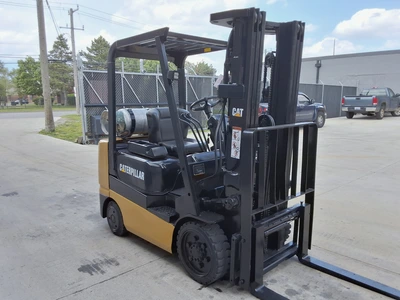 USED CATERPILLAR 5,000LBS CAPACITY