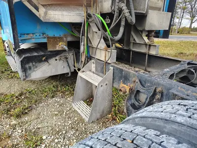 Used 1994 INTERNATIONAL 9200 6X4 Conventional trucks Michigan US | Proxy Equipment #1385326