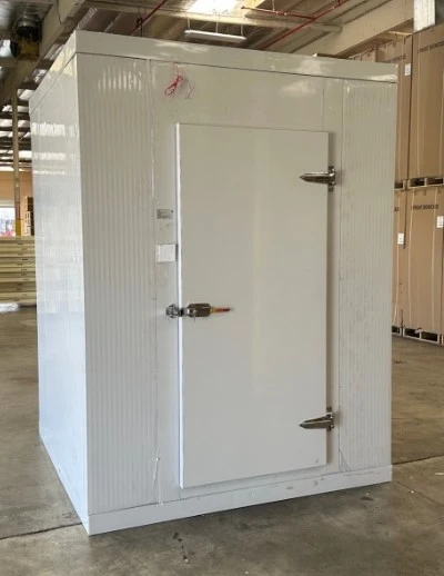 171-0076 6’ x 6’ Walk In Freezer Box with Floor
